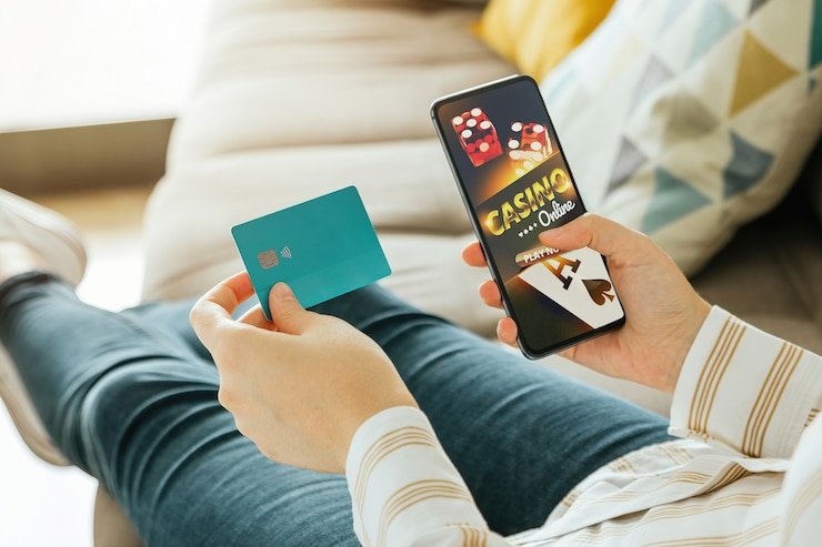 Detail fitur bonus dan simbol dalam permainan Caishen Wins